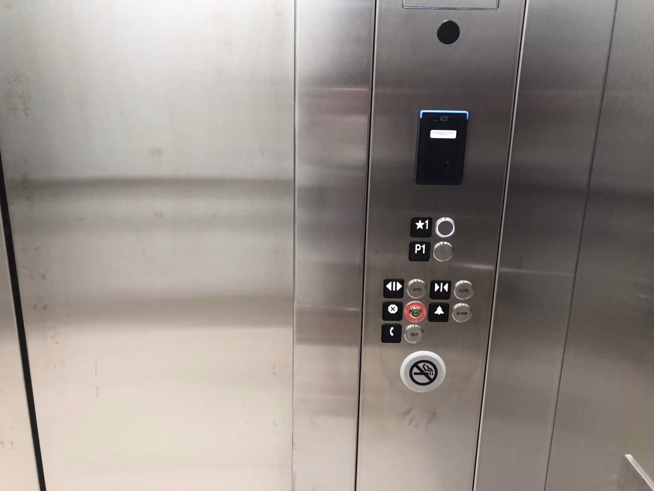 Elevator free parking Ambleside Beach